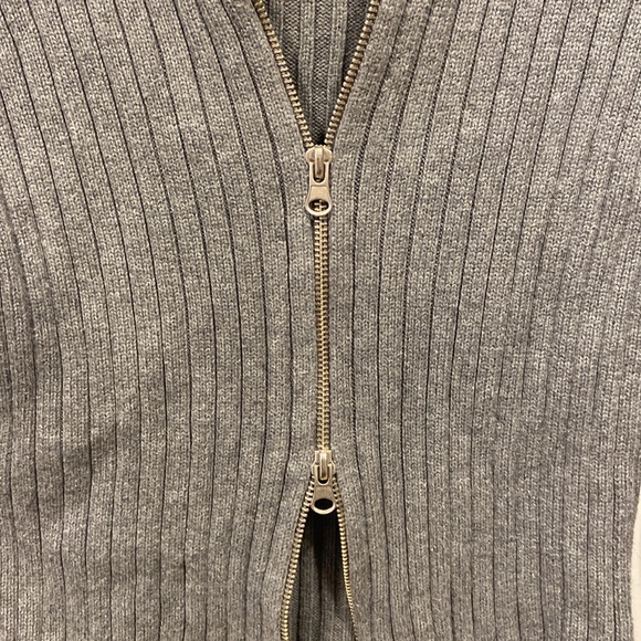 Grey sweater - Picture 3 of 7